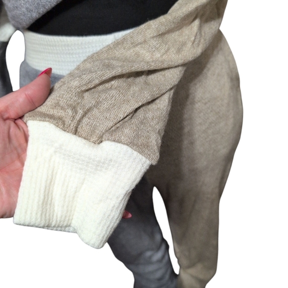 Two-Tone Gray and Tan Twist Front Ruched Pant Set - Picture 7 of 8